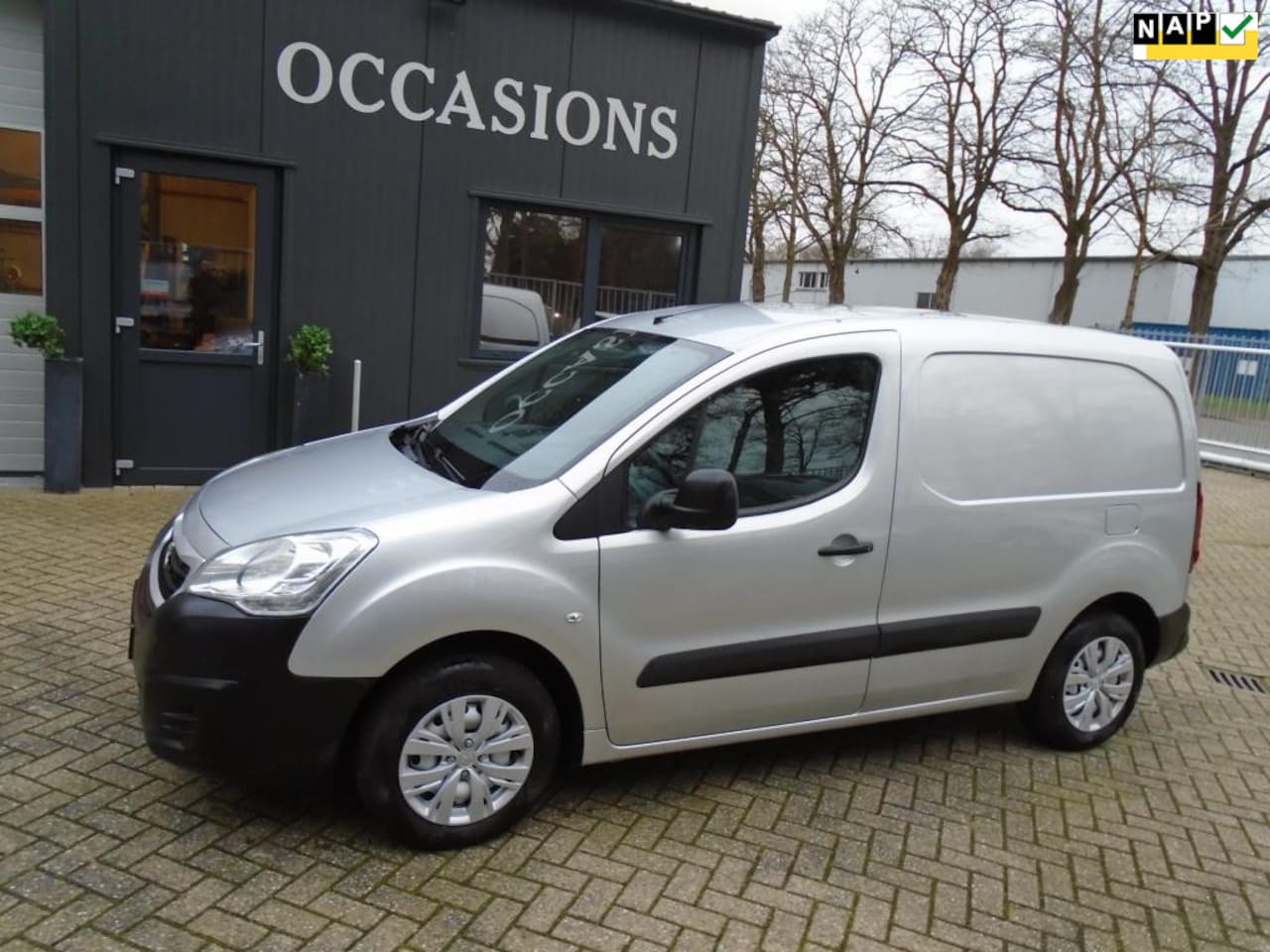 Peugeot Partner - 120 1.6 HDi 75 L1 XR 120 1.6 HDi 75 L1 XR - AutoWereld.nl