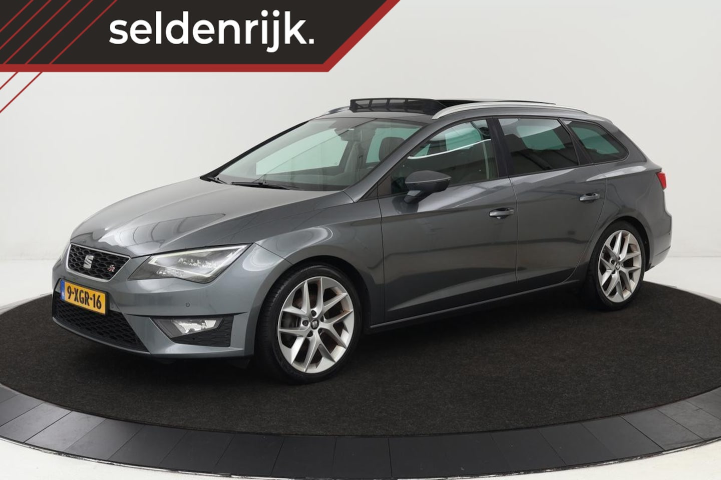 Seat Leon - 1.4 TSI FR Dynamic | Panoramadak | Leder/Alcantara | Trekhaak | Full LED | Sportstoelen | - AutoWereld.nl