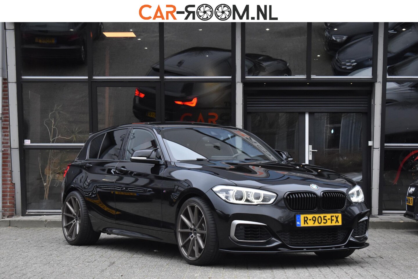 BMW 1-serie - M135i xDrive Elec.Stoel Keyless Stoel.W H/K Camera - AutoWereld.nl