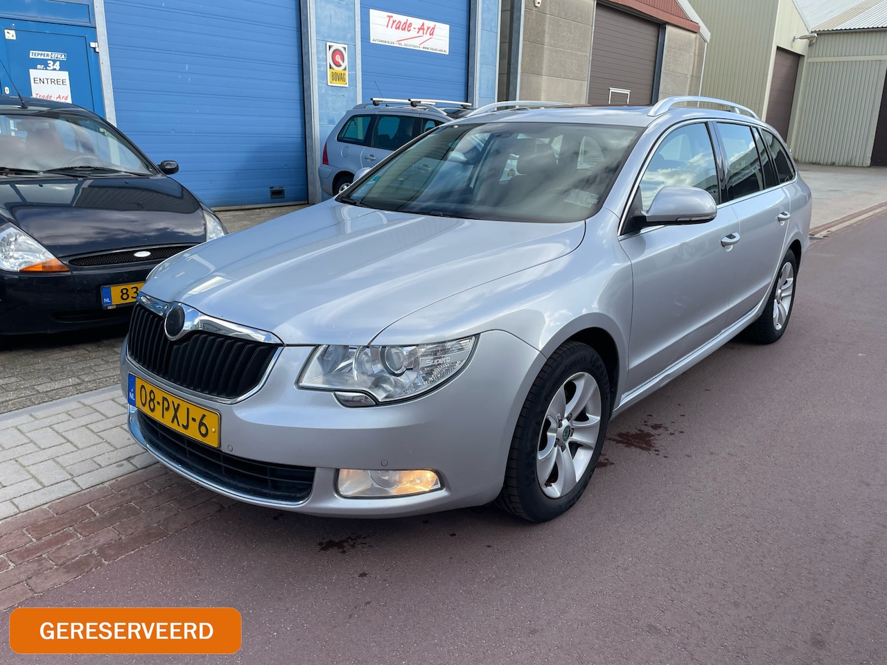 Skoda Superb Combi - 1.4 TSI Business 2011 Pano + Navigatie NAP 245dkm 2e eigenaar auto met NAP en boekjes. Rui - AutoWereld.nl