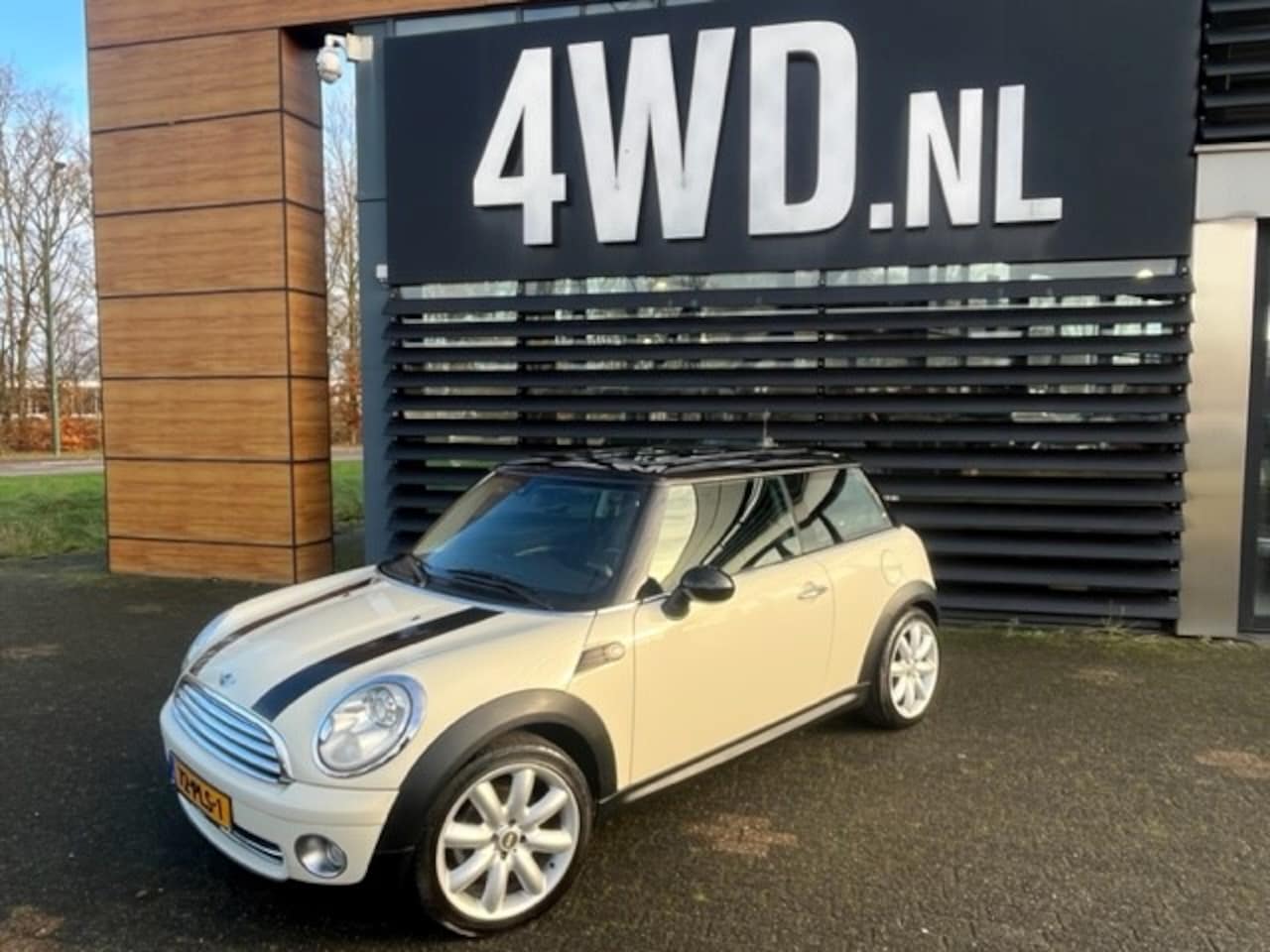 MINI Cooper - Mini 1.6 SPECIAL EDITION / CLIMA /CRUISE /NAVI / PANOR ROOF / NAP 148706 KM € 6.699 Auto i - AutoWereld.nl