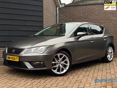 Seat Leon - 1.0 EcoTSI Style Business Intense Trekhaak/18inch/CarPlay