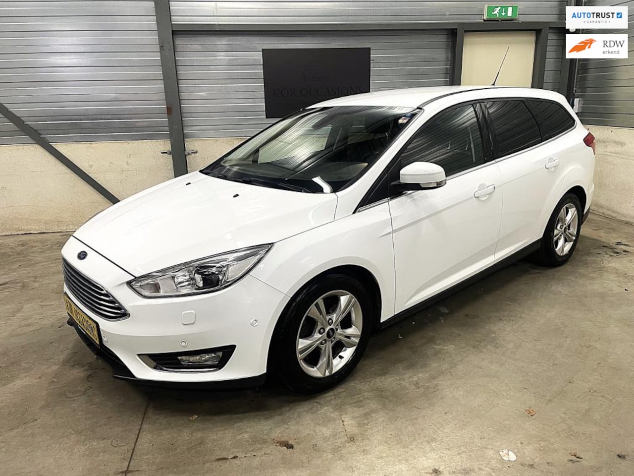 Ford Focus Wagon - 1.5 Titanium Edition trekhaak Full option - AutoWereld.nl