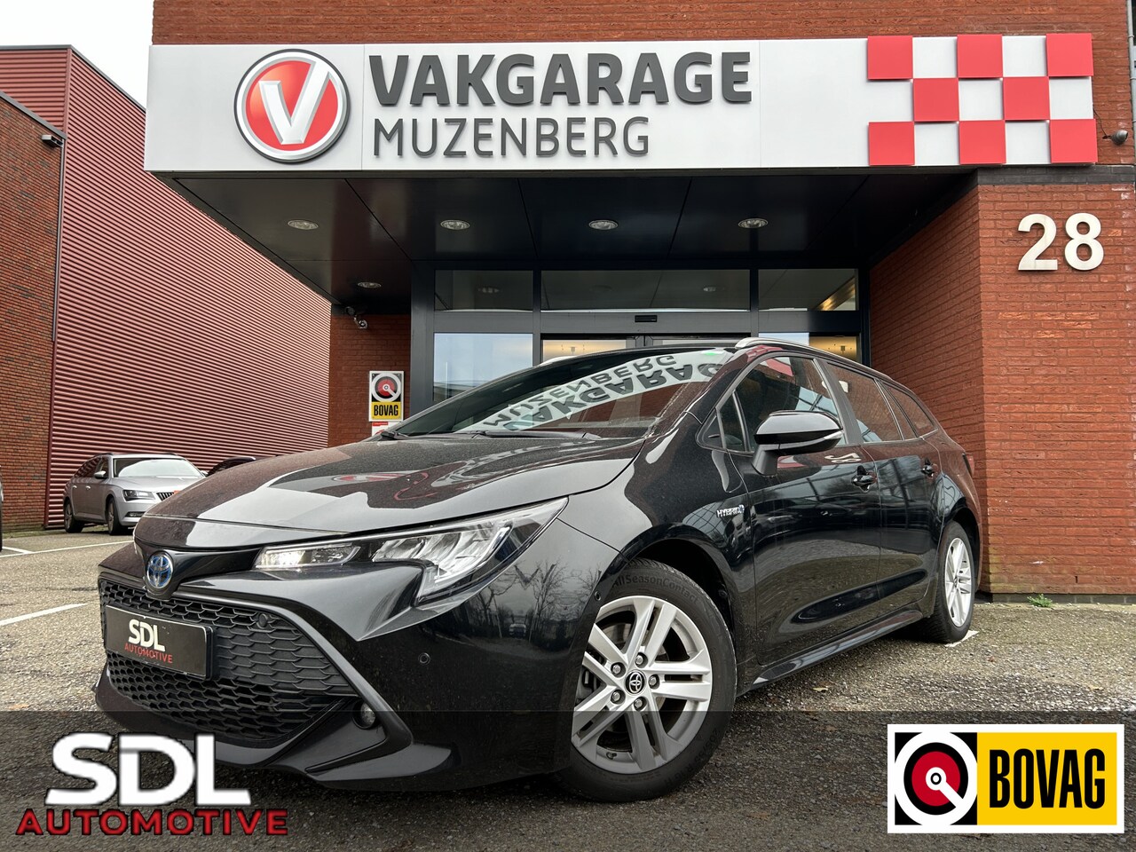 Toyota Corolla Touring Sports - 1.8 Hybrid Dynamic // NAVI // FULL LED // PDC // CAMERA // ADAPTIV CRUISE - AutoWereld.nl