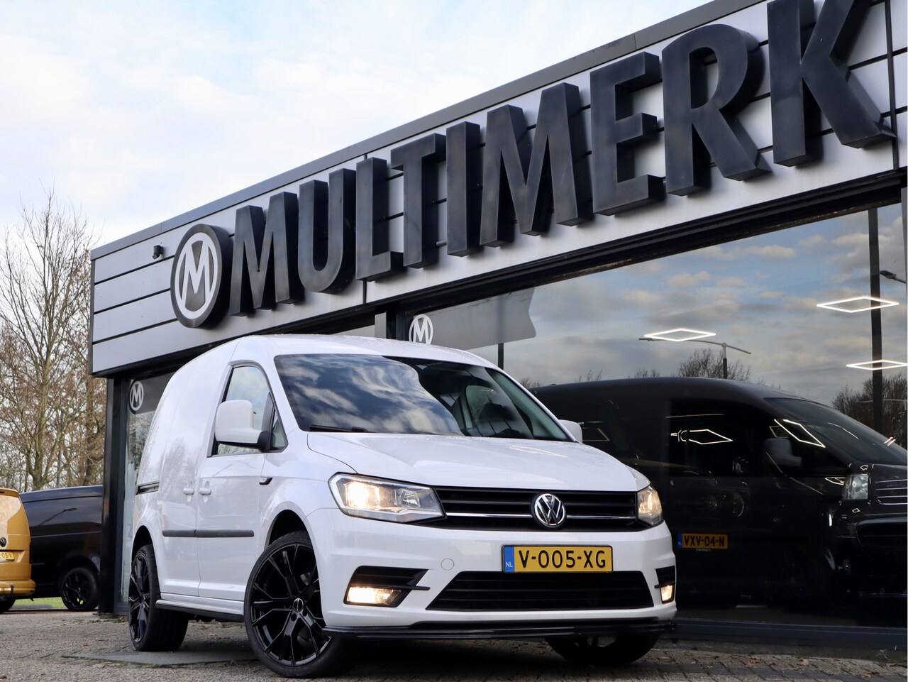 Volkswagen Caddy - 2.0 TDI 150PK LEDER - AutoWereld.nl