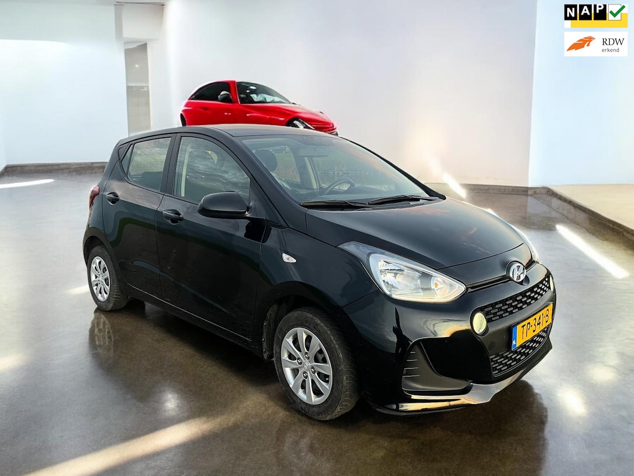 Hyundai i10 - 1.0i Comfort *CARPLAY* Start-Stop-Systeem* APK 1/2026* NAP* Bluetooth* Elektrische ramen* - AutoWereld.nl