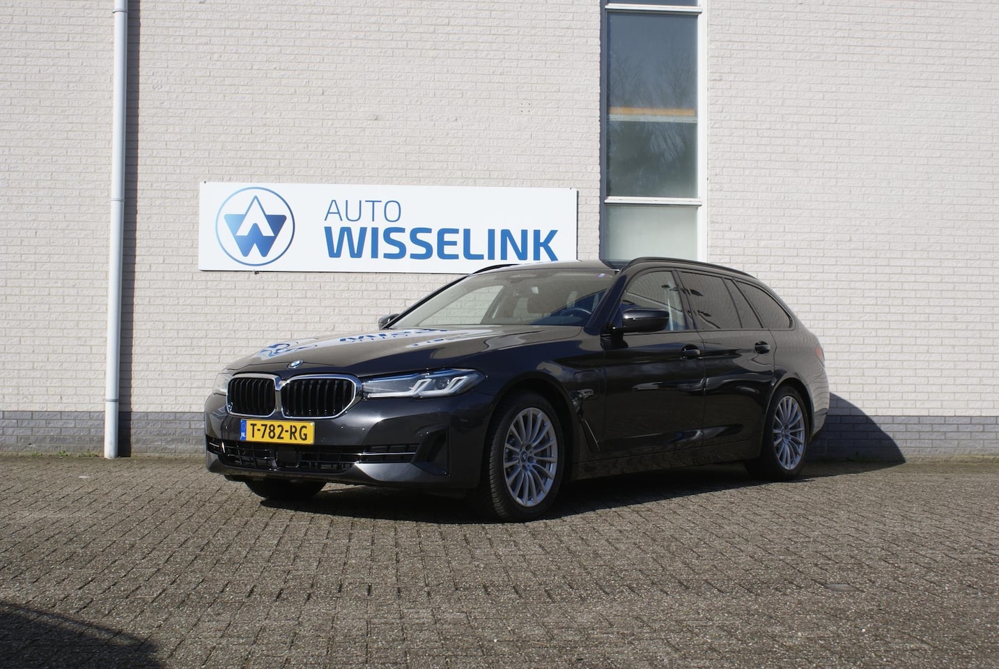 BMW 5-serie Touring - 530e xDrive Business Edition Plus 530e xDrive Business Edition Plus - AutoWereld.nl