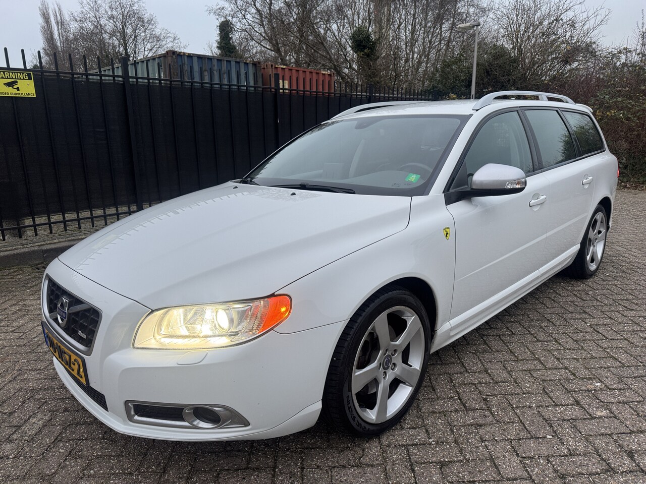 Volvo V70 - 2.0T R-Edition Leer/Stoelverw/Clima/Navi - AutoWereld.nl