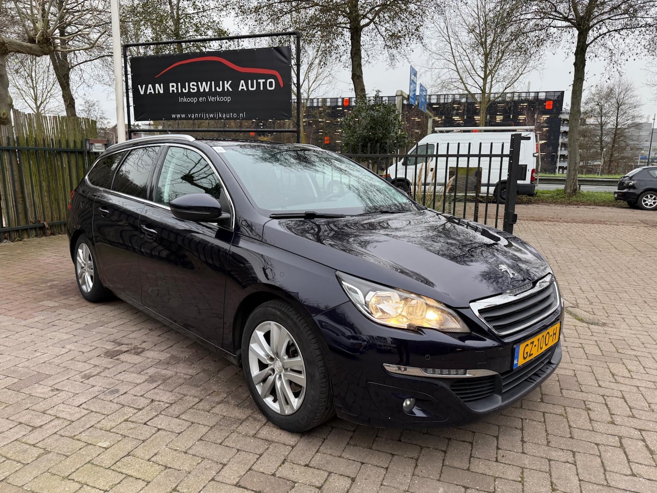 Peugeot 308 SW - 1.6 BlueHDI Blue Lease Executive Pack Pano Camera Cruise-con - AutoWereld.nl