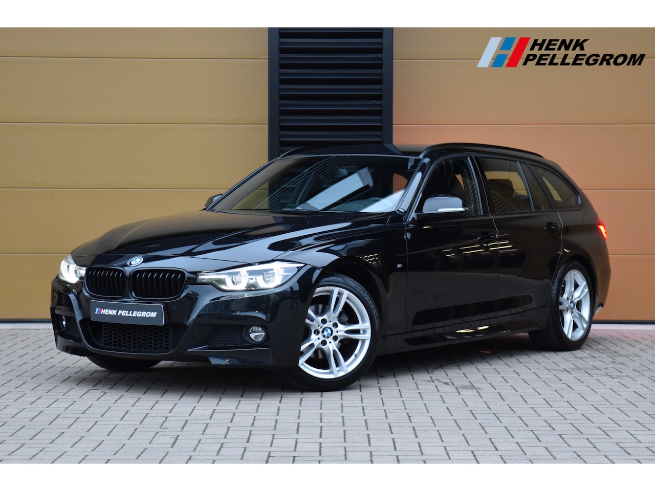 BMW 3-serie Touring - 320i Edition M Sport Shadow Executive * M Sportpakket * Navigatie Professional * Trekhaak - AutoWereld.nl