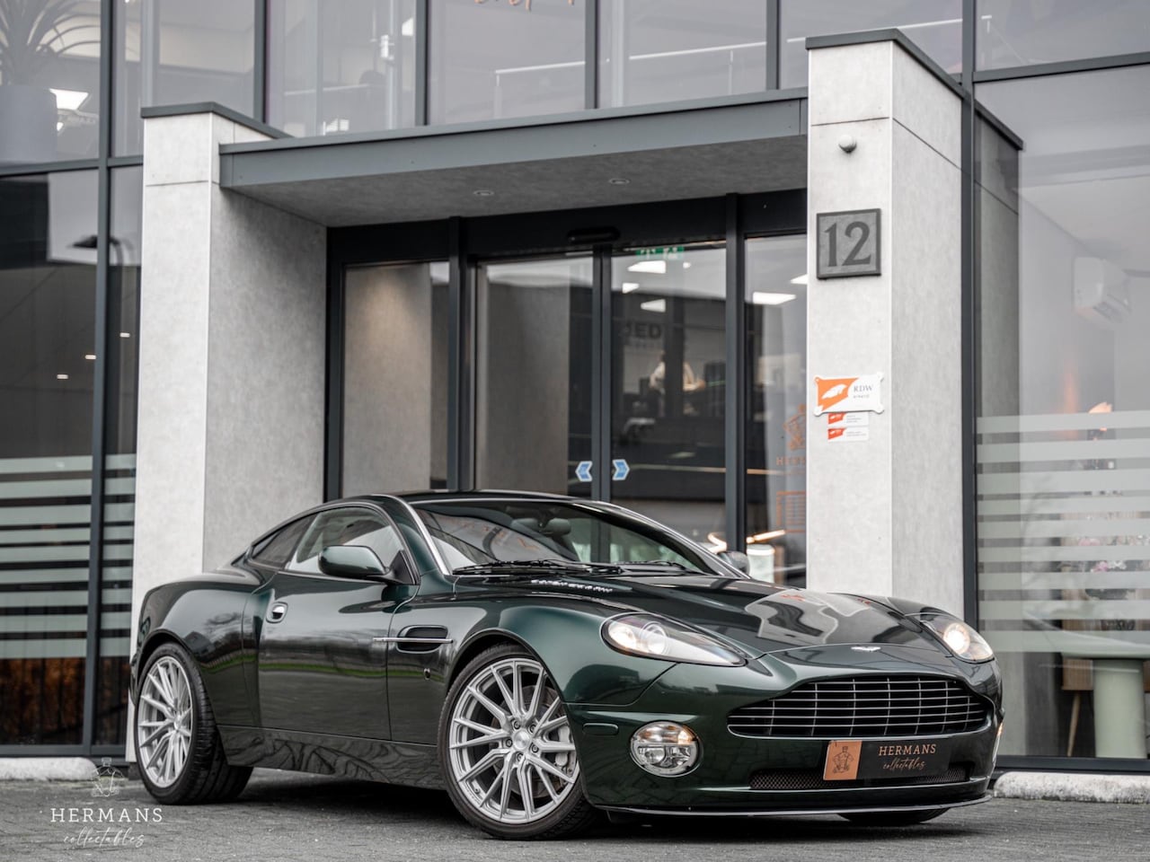 Aston Martin V12 Vanquish - S 5.9 / BRG / Vossen / Alcantara / Leather - AutoWereld.nl