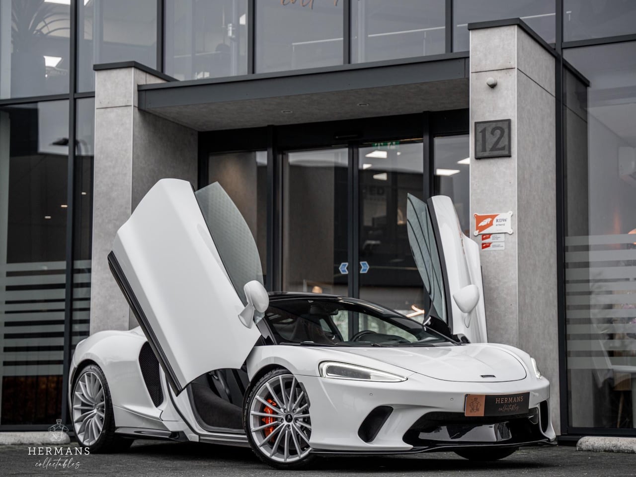 McLaren GT - 4.0 V8 / Front Lift / Pano / B&W / First Owner - AutoWereld.nl