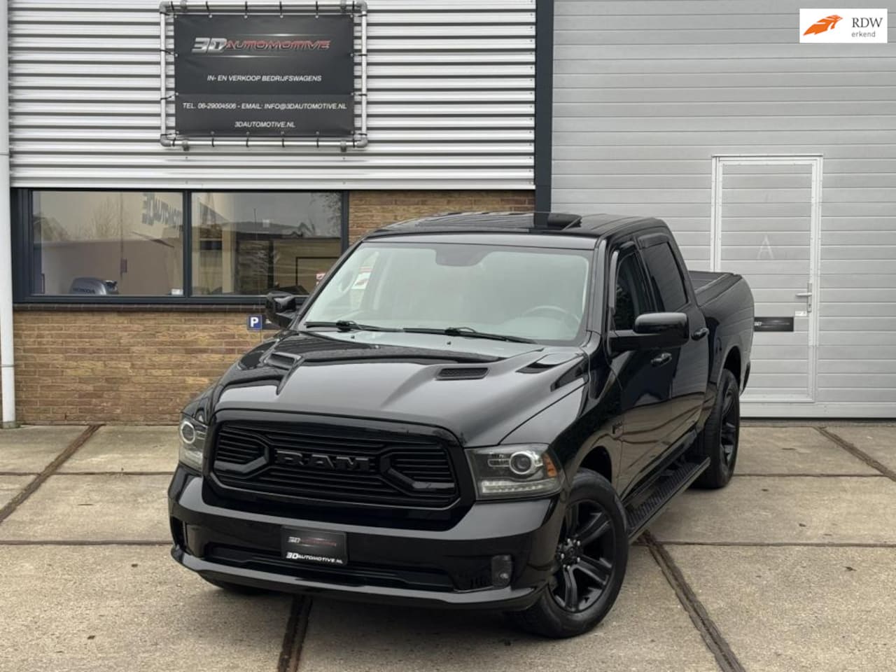 Dodge Ram 1500 - Sport 5.7L V8 4X4 Black Edition, VEEL EXTRA'S - AutoWereld.nl