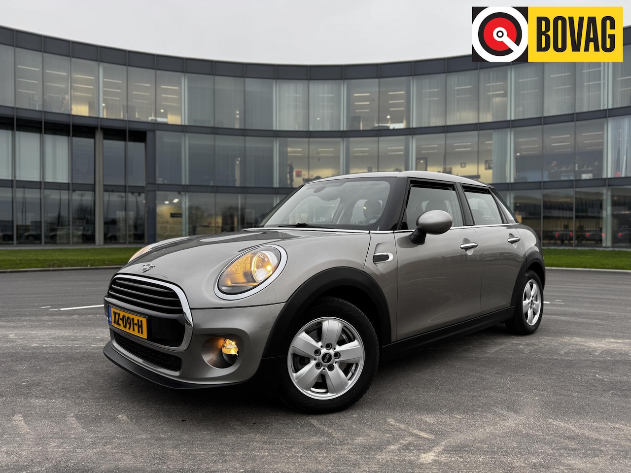 MINI Cooper - 1.5 Cooper Business Edition Apple Carplay - AutoWereld.nl