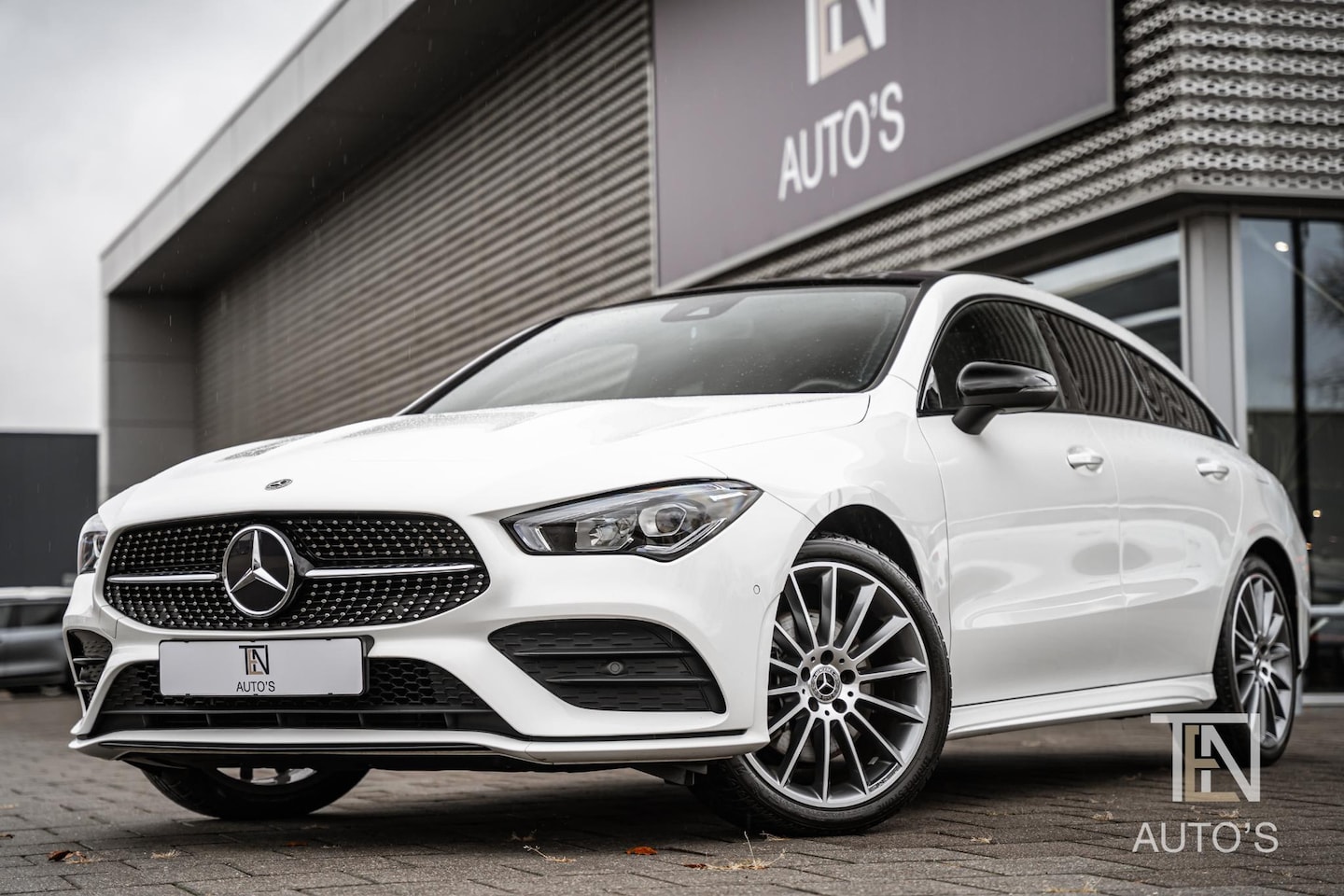 Mercedes-Benz CLA-klasse Shooting Brake - 250 e AMG Limited | Night | Panodak | Sfeerverlichting | Trekhaak | 19" Multispaaks - AutoWereld.nl