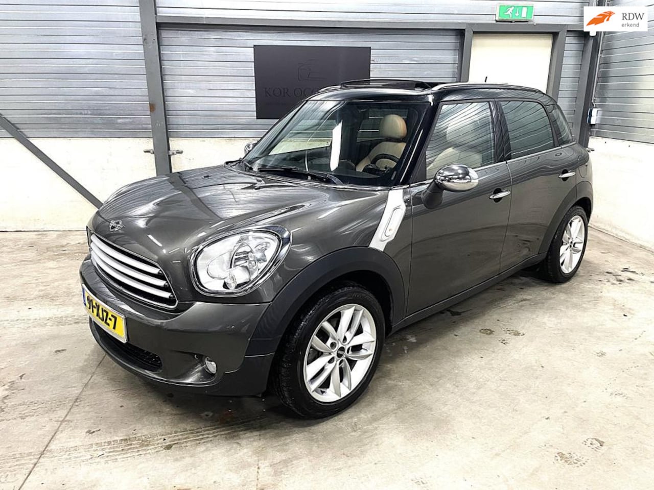 MINI Countryman - Mini 1.6 Cooper Edition Pano dak Leer Navi - AutoWereld.nl