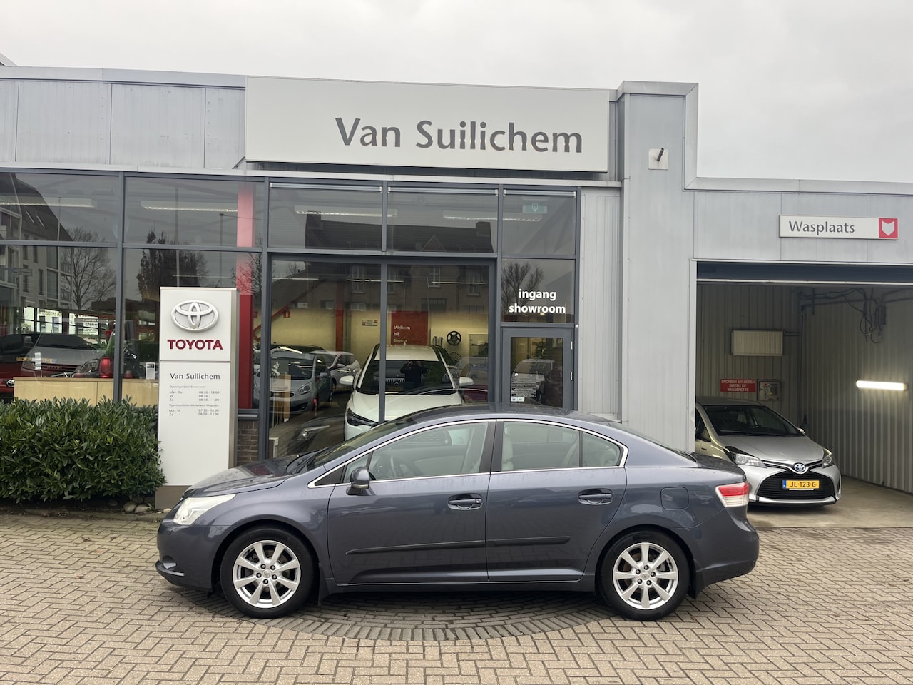 Toyota Avensis - 2.0 VVTi Executive Business 2.0 VVTi Executive Business - AutoWereld.nl