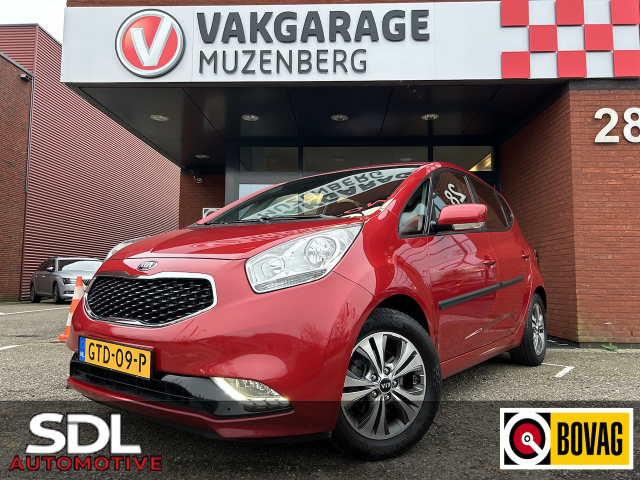 Kia Venga - 1.6 CVVT DynamicLine // NAVI // CLIMA // CAMERA // PDC // TREKHAAK!! - AutoWereld.nl