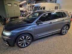 Volkswagen Tiguan - 2.0 TDI Comfortline Business R-Line DSG-Automaat