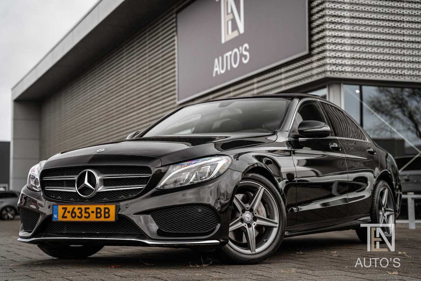 Mercedes-Benz C-klasse - 250 AMG Line | Camera | Leder | Panodak | 18" - AutoWereld.nl