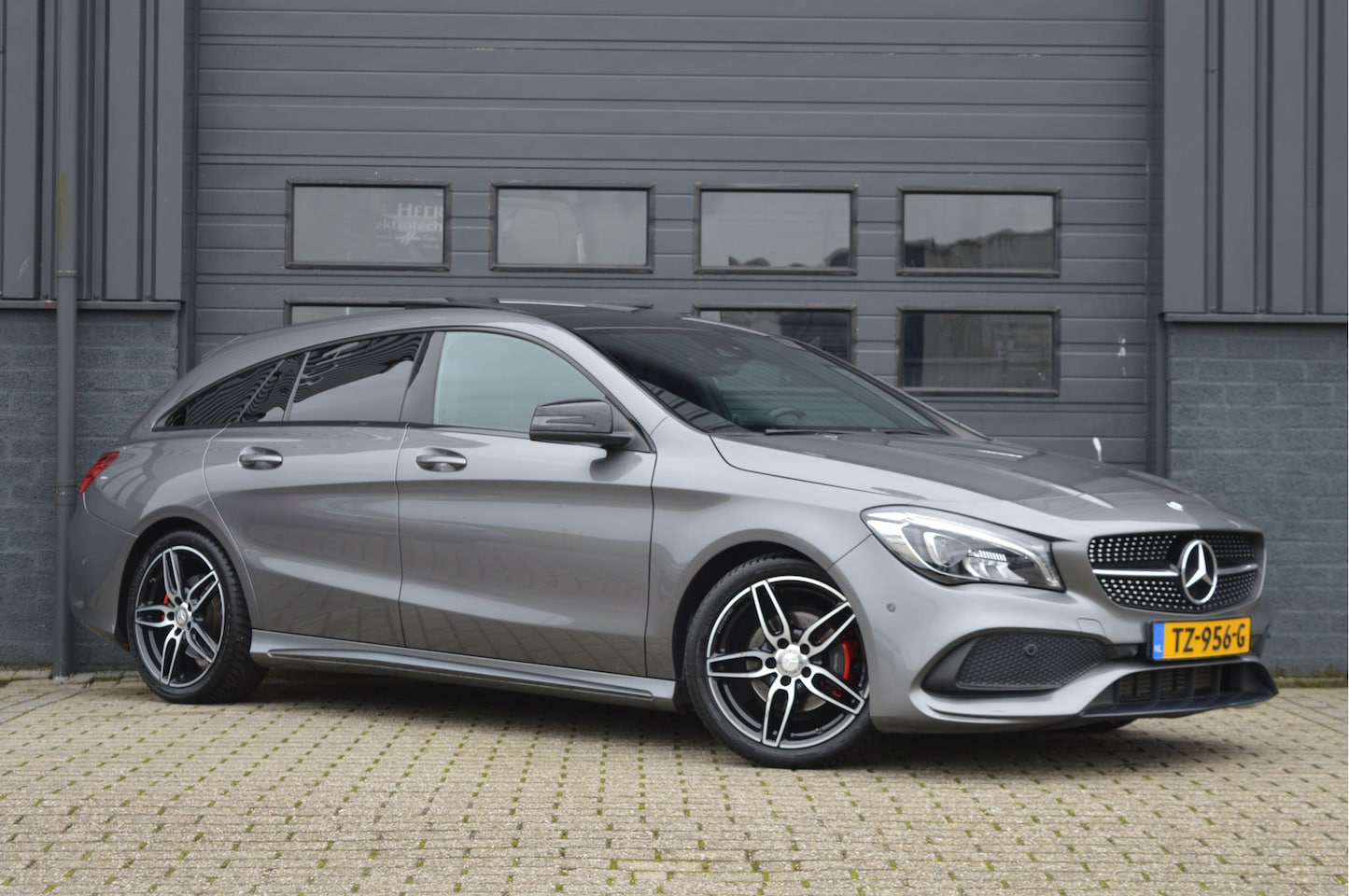 Mercedes-Benz CLA-klasse Shooting Brake - 200 Business | AMG | PANO | CAM | - AutoWereld.nl