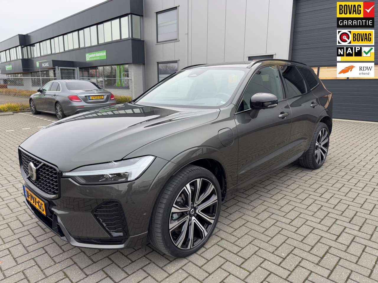 Volvo XC60 - 2.0 T6 Plug-in hybrid AWD R-Design - AutoWereld.nl