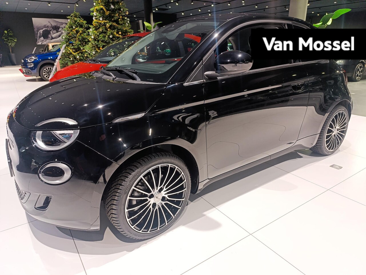 Fiat 500e - 42 kWh | Direct Leverbaar | All Season banden 17'' LM | Apple Carplay & Android Auto | Cru - AutoWereld.nl