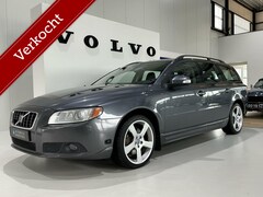 Volvo V70 - 2.5FT Momentum | Xenon | Trekhaak | Stoelverwarming