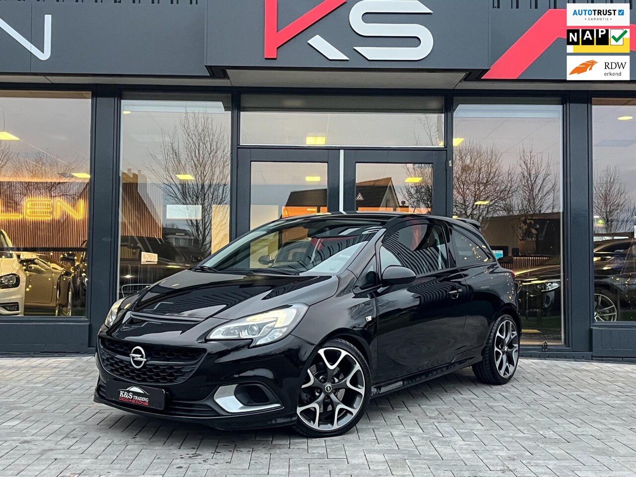 Opel Corsa - 1.6 Turbo OPC 207pk Xenon Schaalstoelen Pdc - AutoWereld.nl