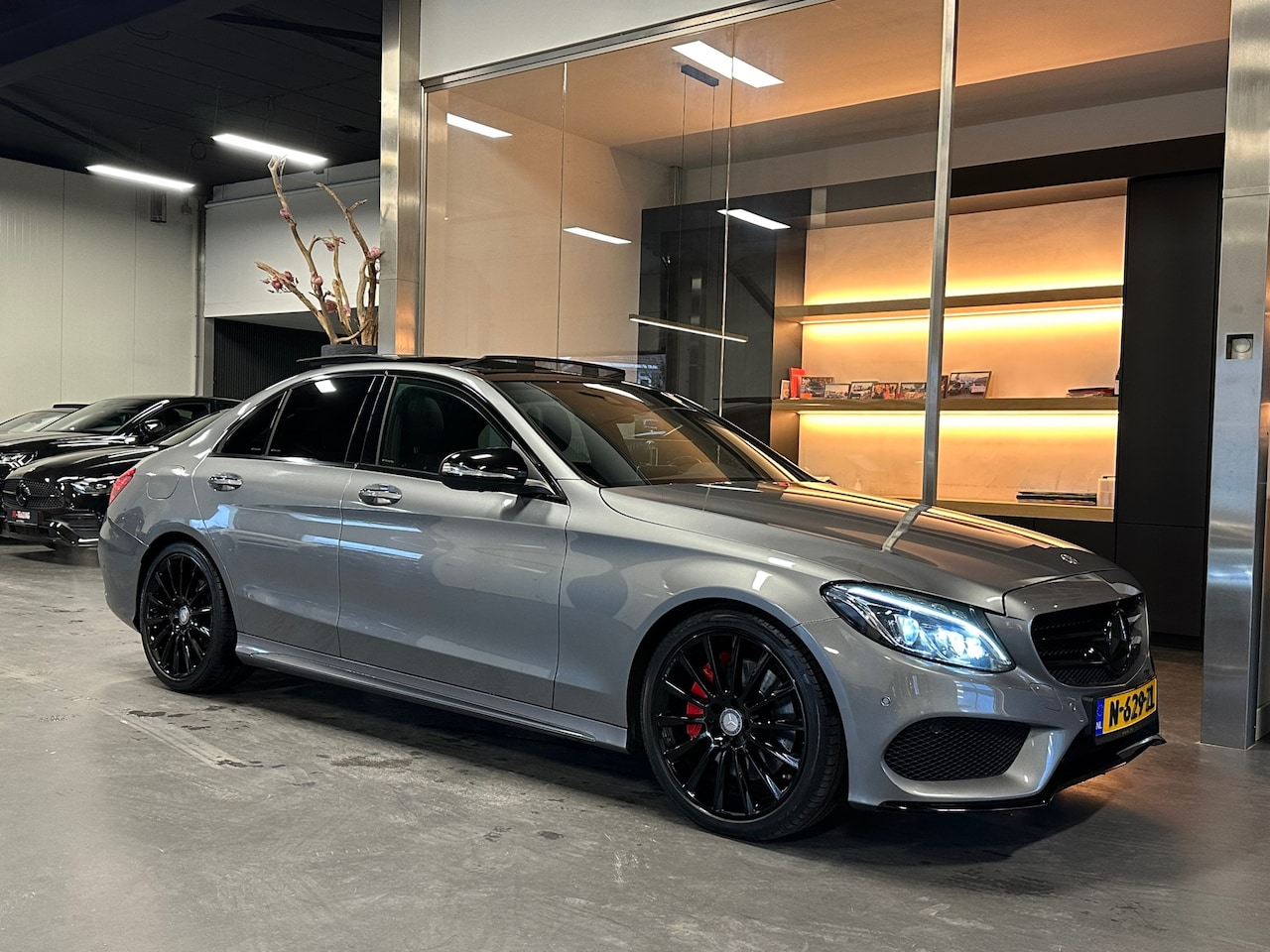 Mercedes-Benz C-klasse - 250 Amg night Panorama Memory Burmester 360Camera Vol - AutoWereld.nl