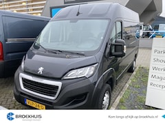 Peugeot Boxer - 330 2.2 BlueHDi 120 L2H2 Premium | Navigatie | Camera + sensoren A | 3-zits