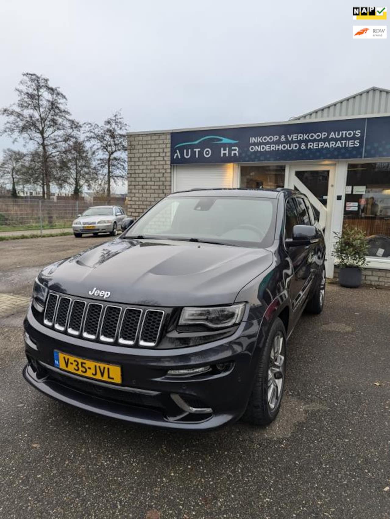 Jeep Grand Cherokee - 6.4 V8 SRT8 grijs kenteken - AutoWereld.nl