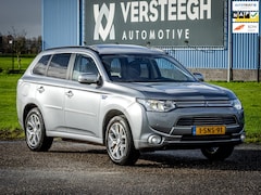 Mitsubishi Outlander - 2.0 PHEV Instyle|Trekhaak|Camera|Schuifdak|Leder