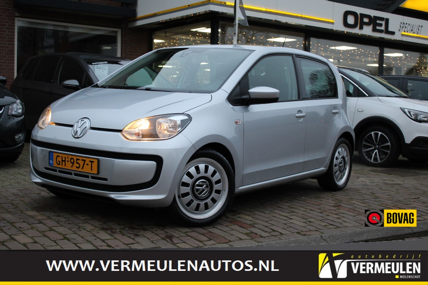 Volkswagen Up! - 1.0 60PK Move up! Automaat + 16"/ Airco/ Navi/ PDC/ NL auto - AutoWereld.nl