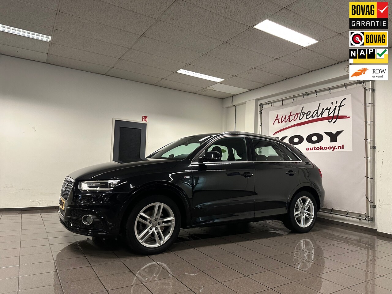 Audi Q3 - 1.4 TFSI S-Line * Automaat / Xenon / Navigatie / Trekhaak / NL Auto * - AutoWereld.nl