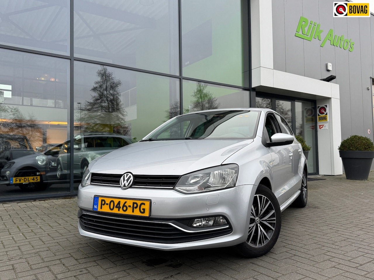 Volkswagen Polo - 1.2 TSI Highline * Cruise Control * Stoelverwarming * PDC 2X - AutoWereld.nl