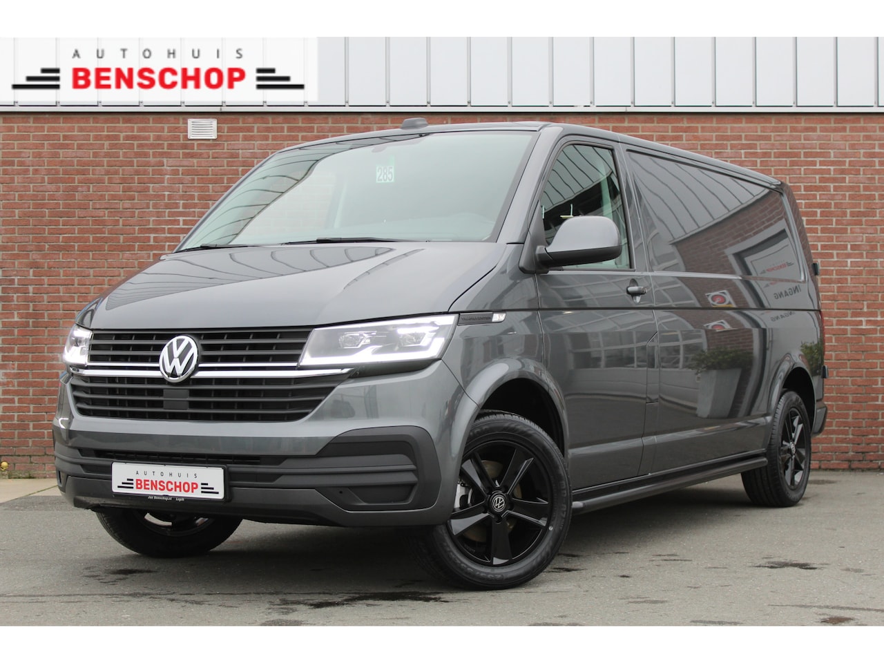 Volkswagen Transporter - T6.1 2.0 TDI 150PK DSG L2 |ACHTERUITRIJCAMERA|LED|17-INCH|SIDEBARS|APP.CONNECT| - AutoWereld.nl