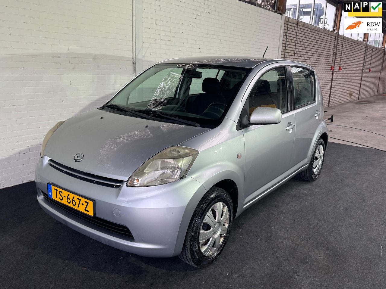 Daihatsu Sirion 2 - 1.0-12V Trend 1.0-12V Trend - AutoWereld.nl