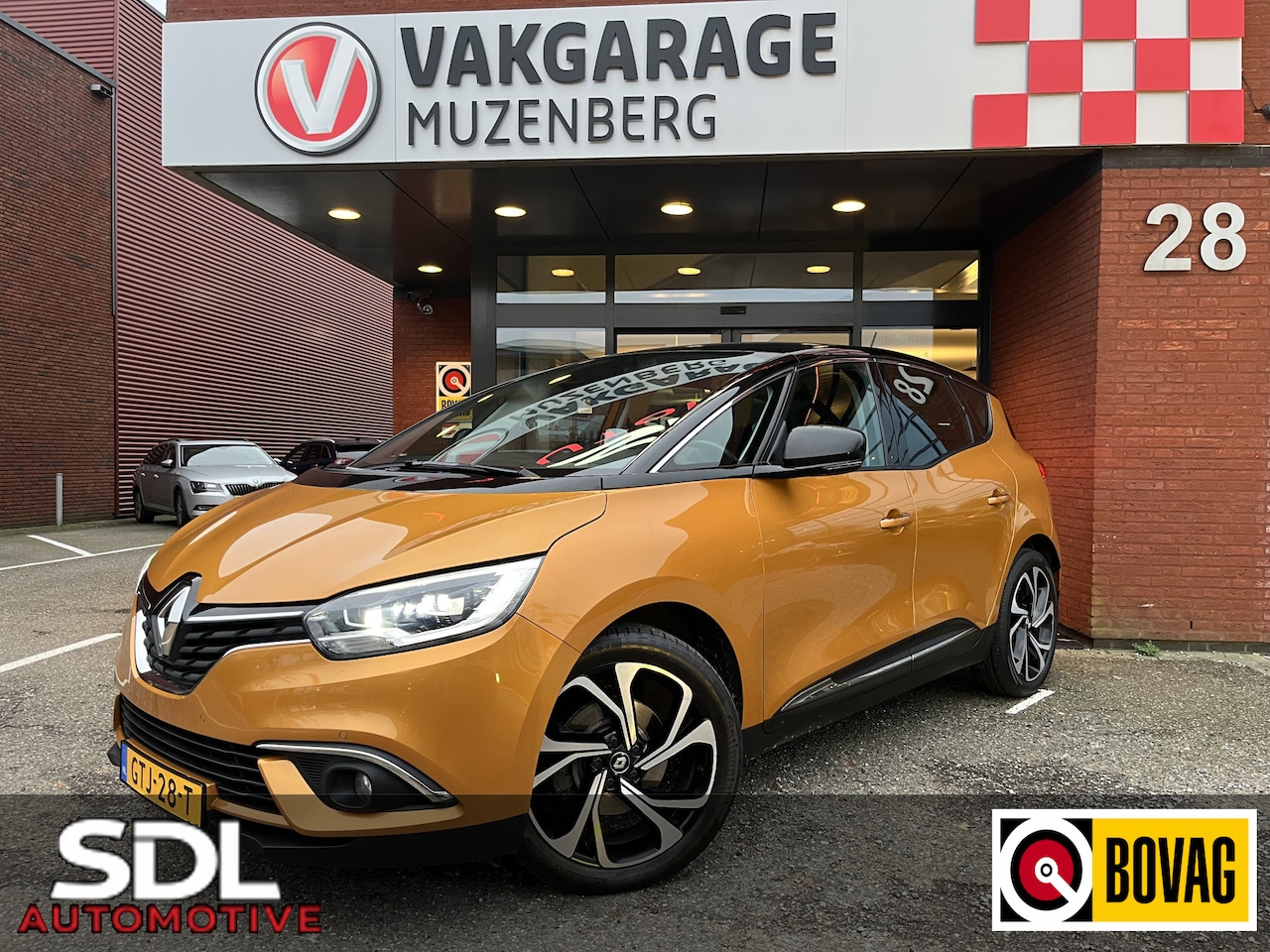 Renault Scénic - 1.3 TCe Bose // NAVI // PDC // CRUISE // MASSAGE STOEL // TREKHAAK! - AutoWereld.nl