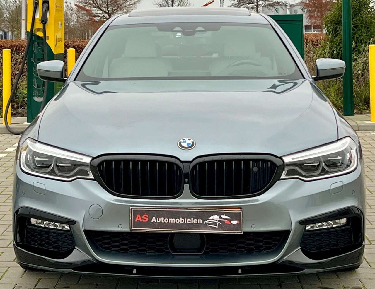 BMW 5-serie - 530e M PAKKET NIGHT VISION/MASSAGE/DAK ALLE OPTIES - AutoWereld.nl