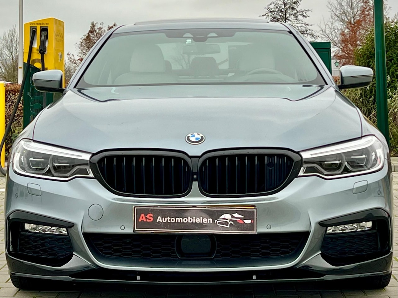 BMW 5-serie - 530e M PAKKET NIGHT VISION/MASSAGE/DAK ALLE OPTIES - AutoWereld.nl