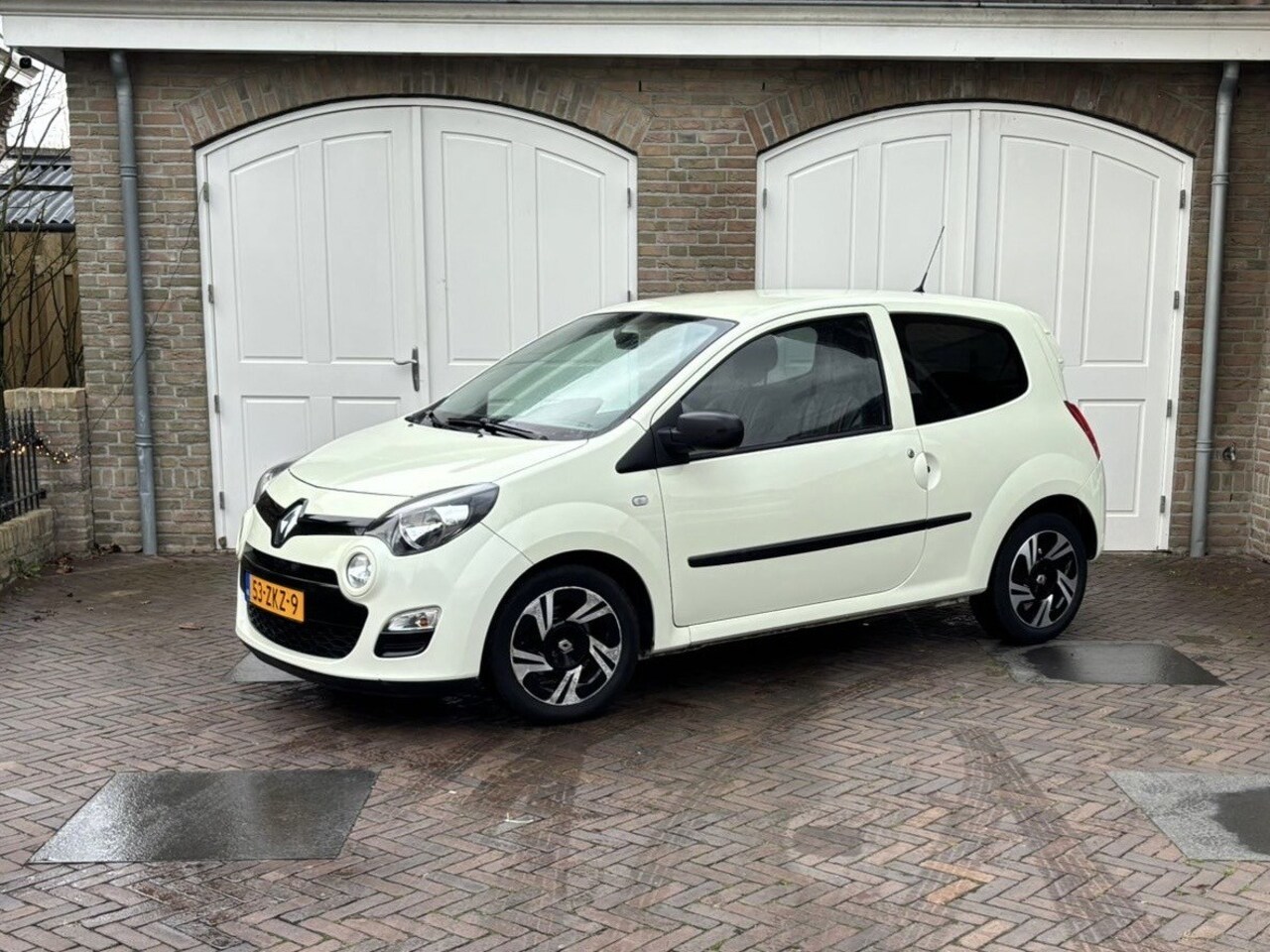 Renault Twingo - 1.2 16V Authentique Cruise control + Scherm Car play - AutoWereld.nl