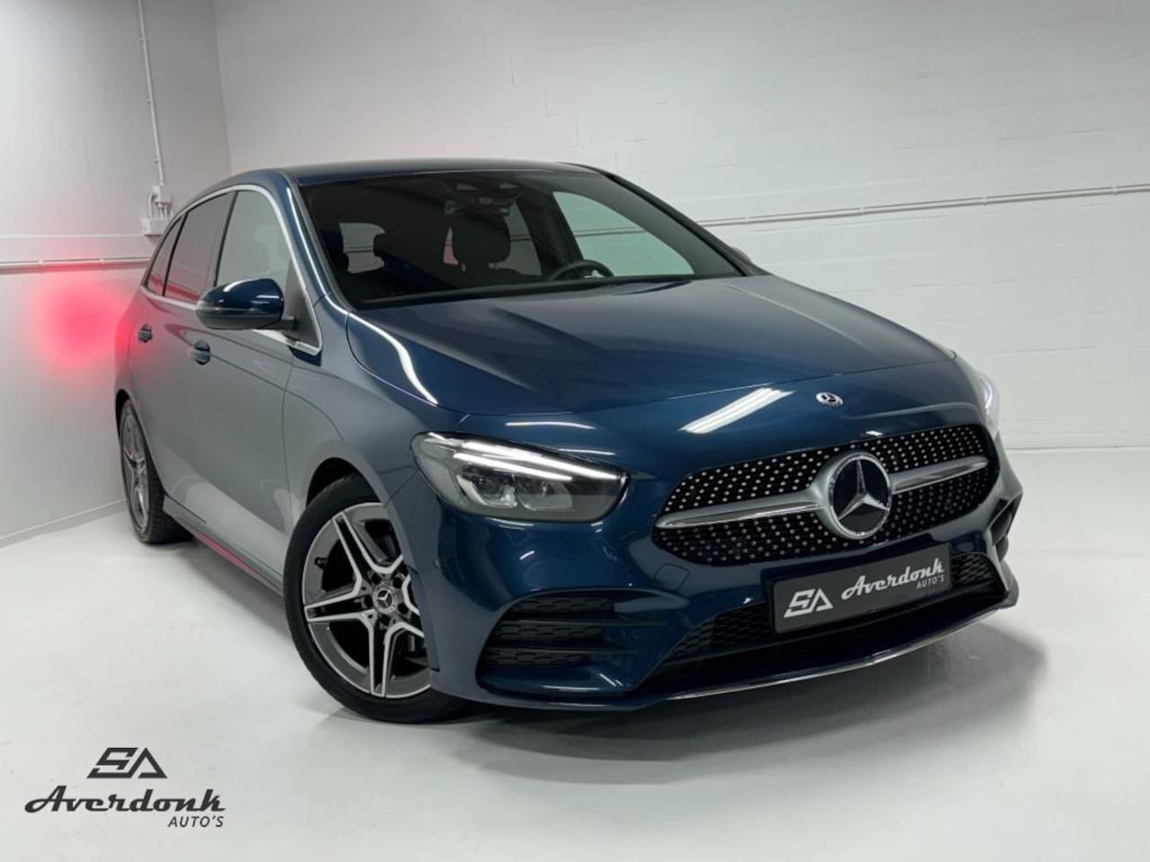 Mercedes-Benz B-klasse - 180 BUSINESS SOL. AMG PACK AUT.  Widescreen/Cam/Stoelvw - AutoWereld.nl