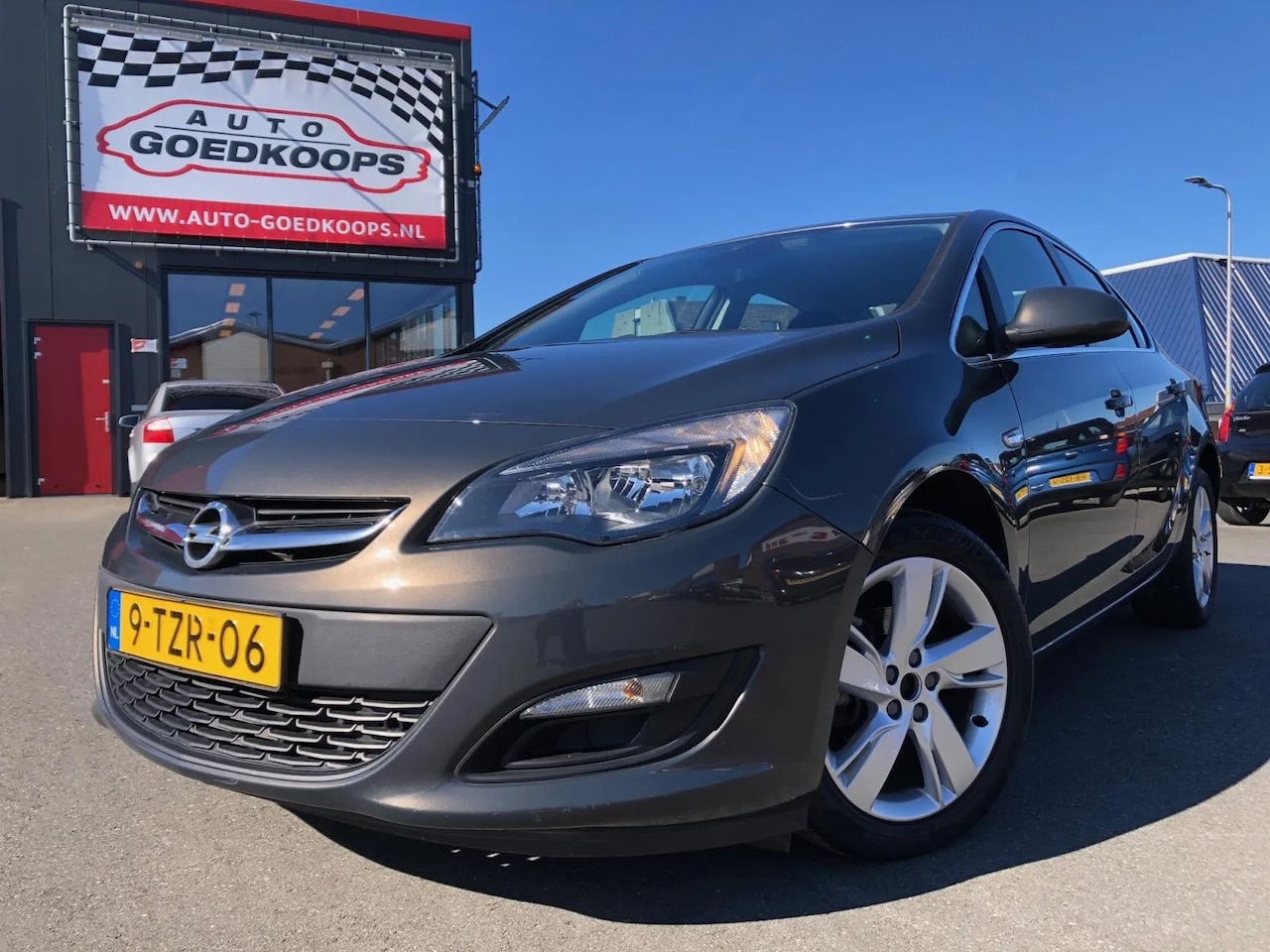 Opel Astra - 1.4 Turbo 140pk S/S Berlin 4drs sedan 75dkm. + NAP voor 9495.- euro - AutoWereld.nl