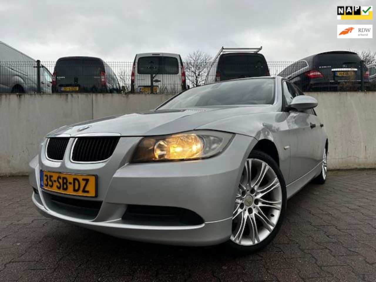 BMW 3-serie - 318i Dynamic Executive/CLIMA/CRUISE/6 BAK/INRUILKOOPJE/ - AutoWereld.nl