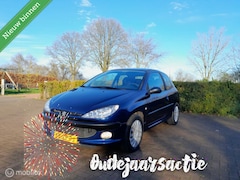 Peugeot 206 - 1.6-16V, Bj 2006, Airco, Apk, NU €999,