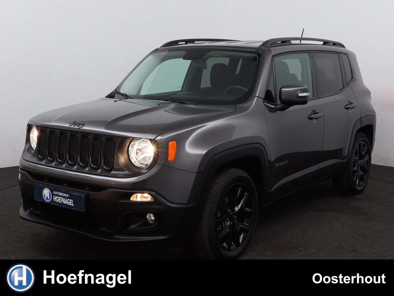 Jeep Renegade - 1.6 E-Torq Black Line Navigatie | Parkeersensoren | Cruise Control - AutoWereld.nl