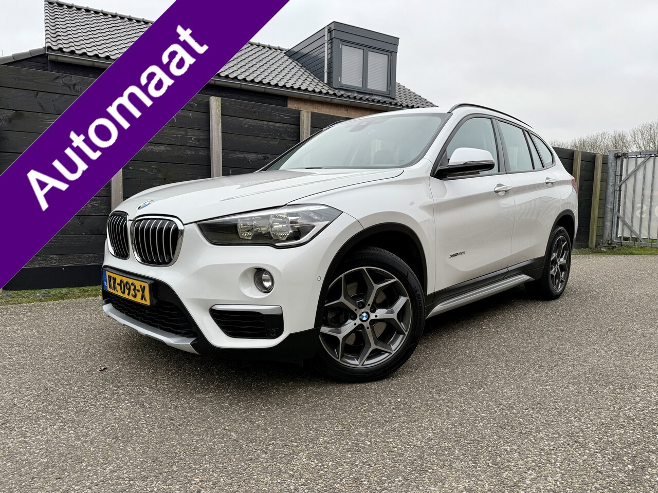 BMW X1 - xDrive20i Sport leder, HUD, adap. cruise - AutoWereld.nl