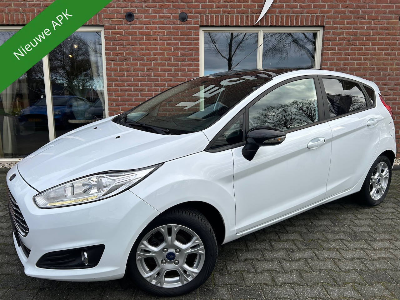 Ford Fiesta - 1.0 White Edition NIEUWE APK / NAVI / AIRCO - AutoWereld.nl