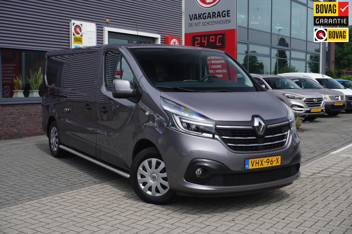 Renault Trafic - 2.0 dCi 145 T29 L2H1 Comfort / Achteruitrijcamera / Navi - AutoWereld.nl